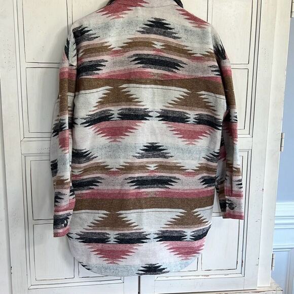 NWOT Only size XS southwestern style Shacket jacket top - Picture 3 of 4